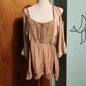 BKE Gimmicks Open Back Shirt